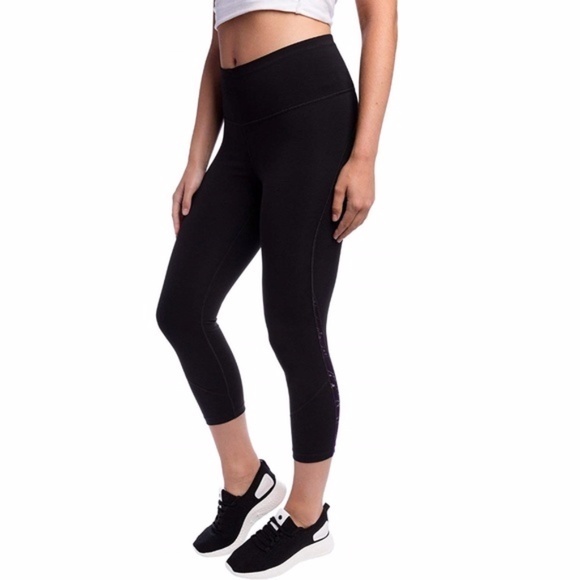 NWT Kirkland Signature Reflective Crop Tight - Picture 4 of 4